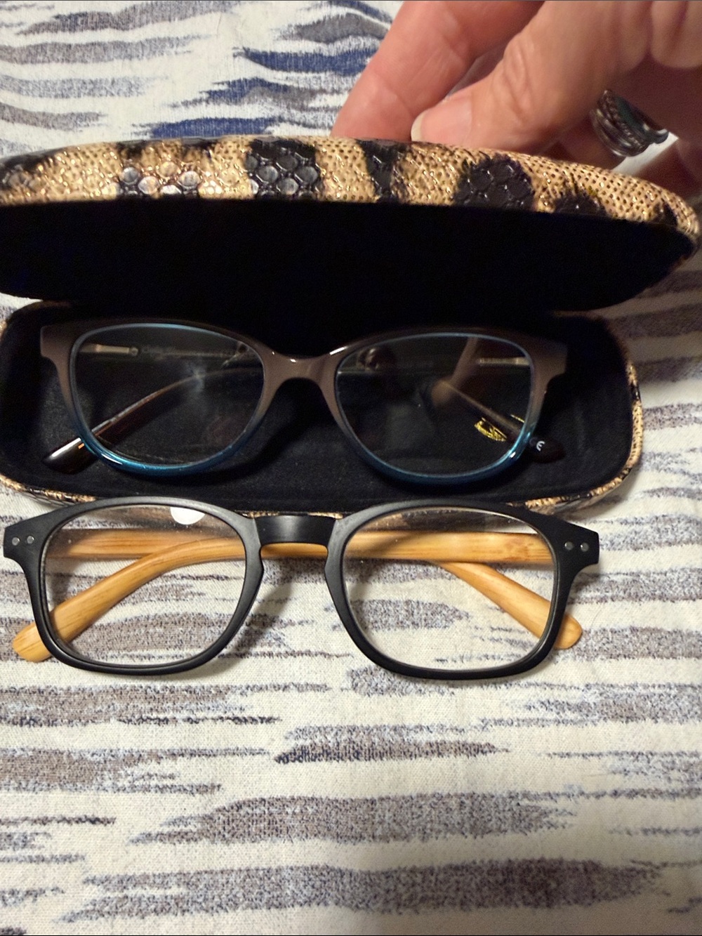 Four Eyeglass Readers 1.0 - Black & Tortoise 2-NWT Peepers, 1 Foster Grant